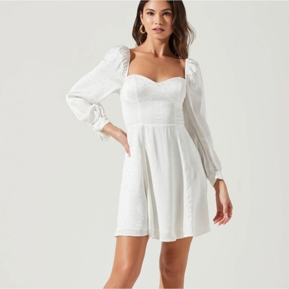 ASTR‎ WINDSOR SWEETHEART NECK LONG SLEEVE MINI DRESS | Size XL - Picture 1 of 9